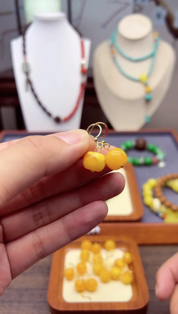 【闪购商品】蜜蜡耳饰14K金镶嵌E01