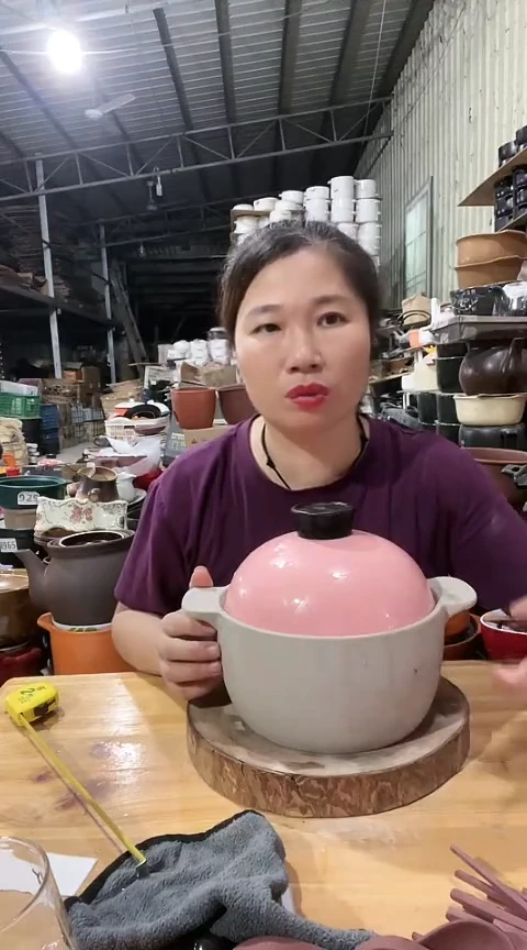 瑕疵2.0麦饭石锅带盖