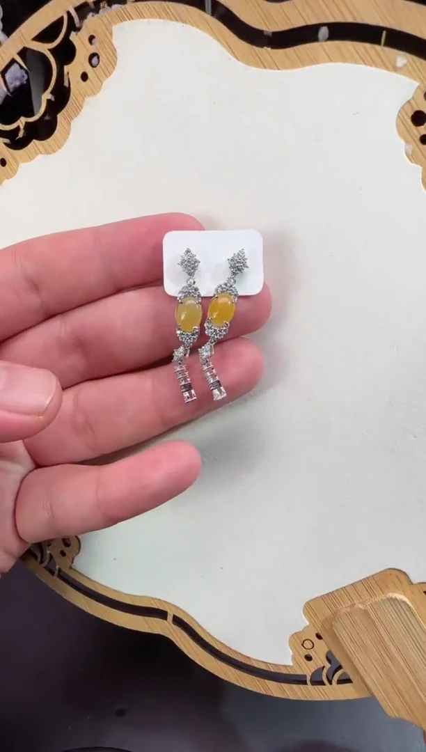 【闪购商品】翡翠颈饰未镶嵌牌子