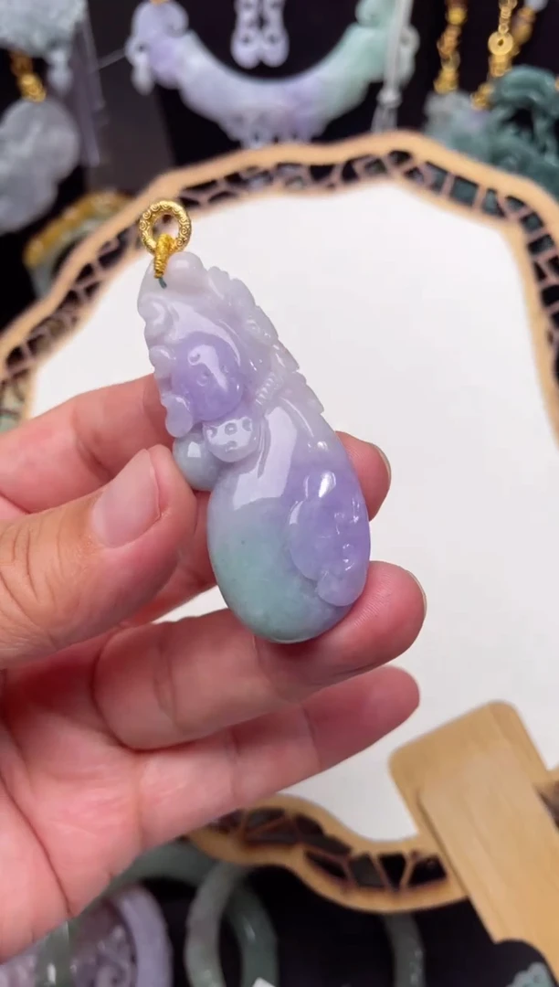 颈饰未镶嵌翡翠吊坠