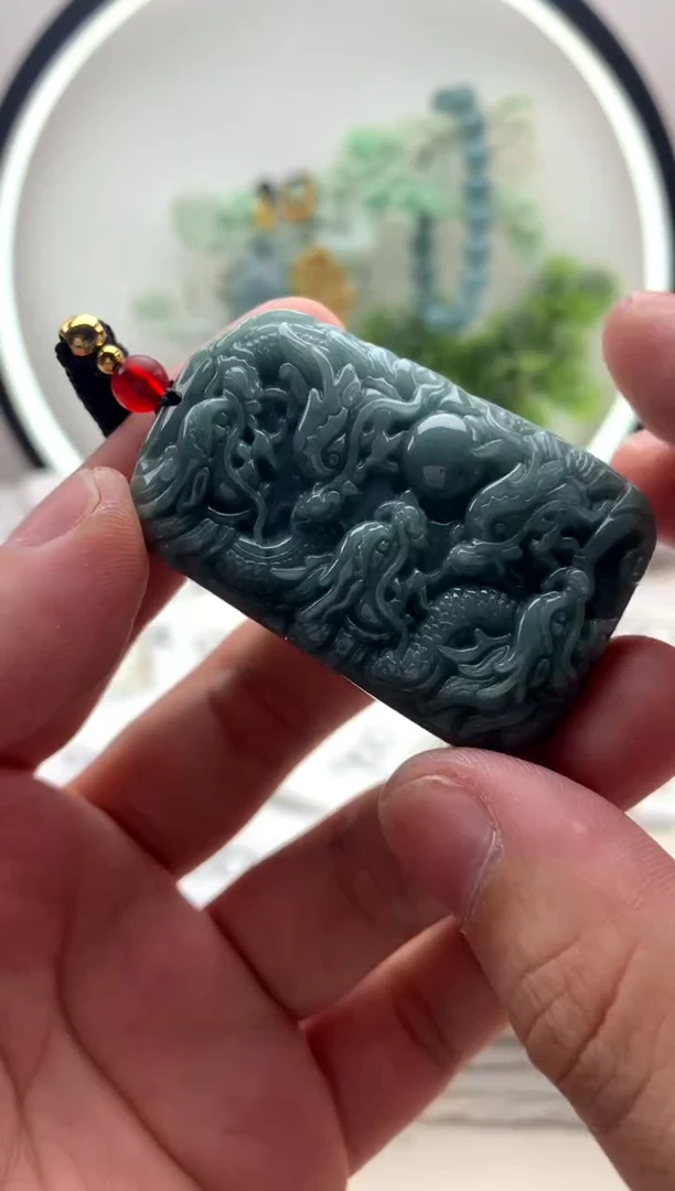 翡翠未镶嵌颈饰挂件