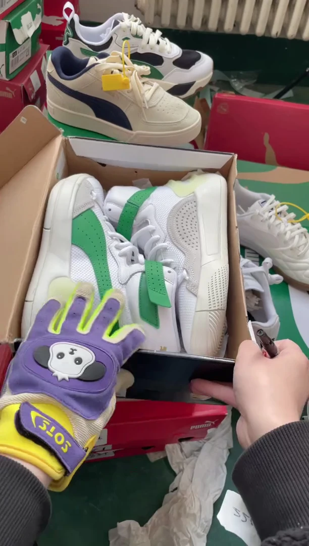 彪马时尚休闲运动鞋37.5M  LL55