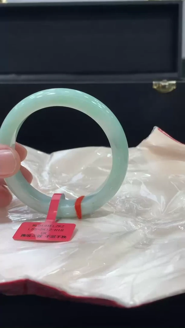 未镶嵌手镯翡翠翡翠手镯