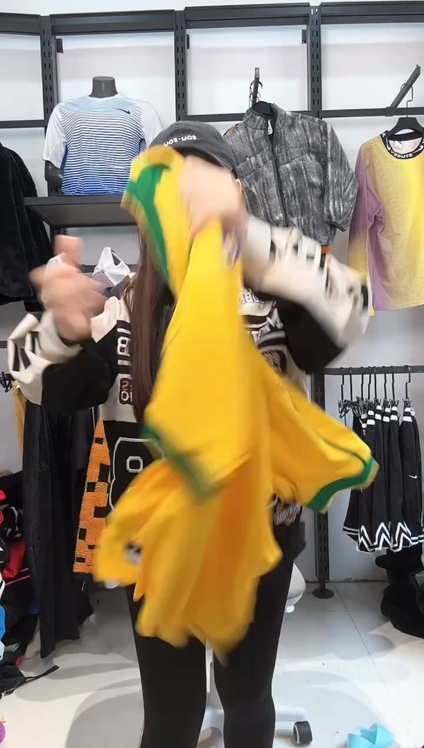 2610 编码  瑕疵直播间过款为准 尺码175