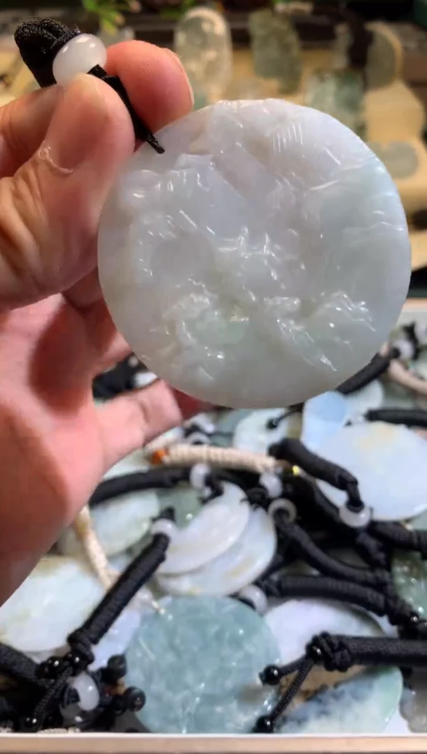 翡翠未镶嵌颈饰6/24/059