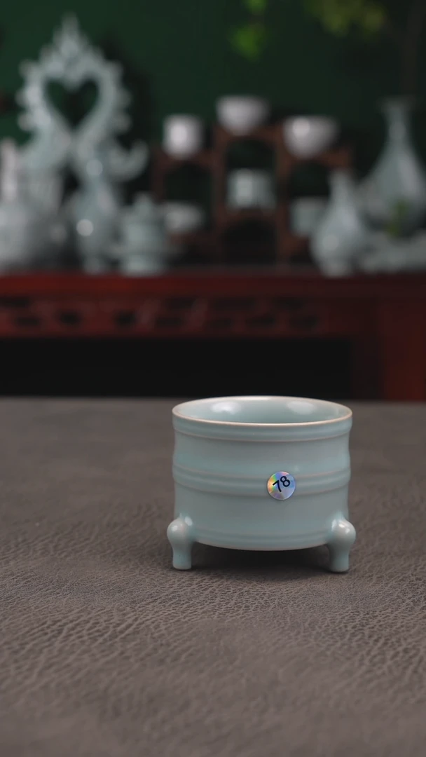 78号三足杯无纹微瑕福利简包~帆