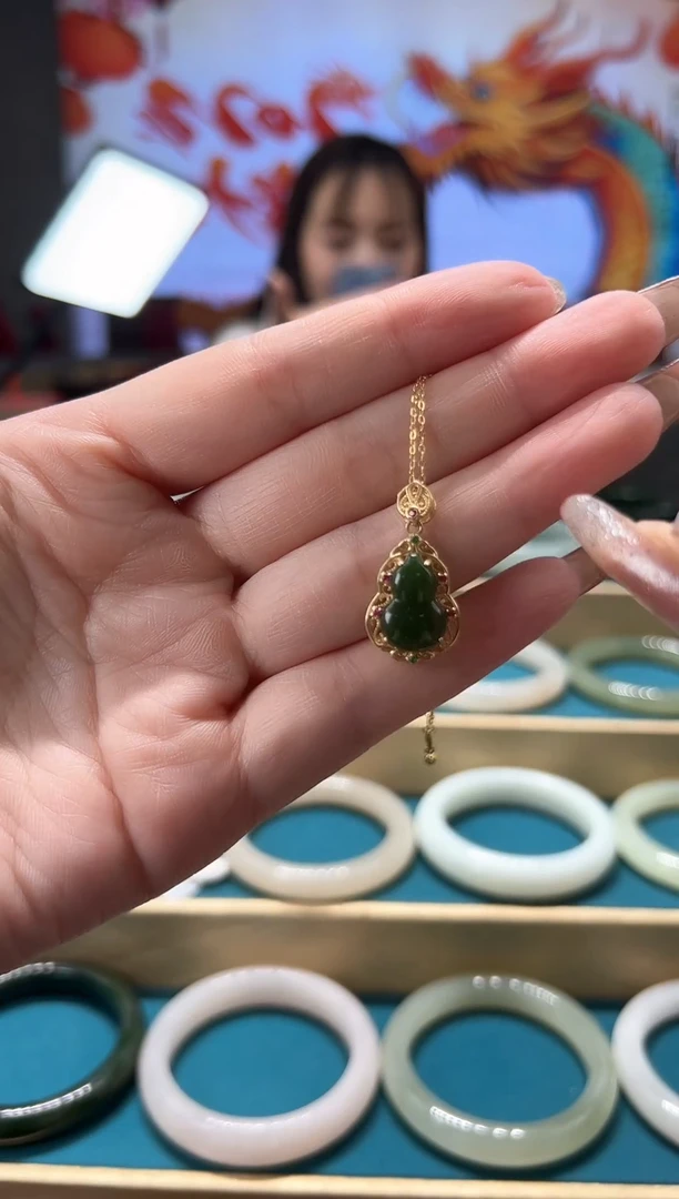 和田玉银S925镶嵌颈饰吊坠