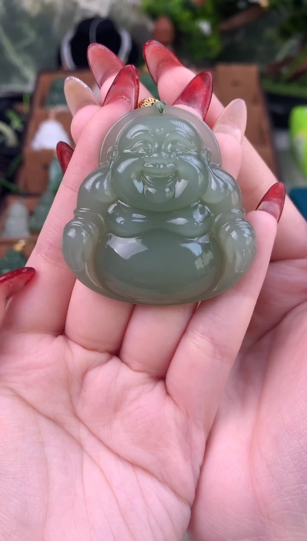 颈饰未镶嵌和田玉吊坠