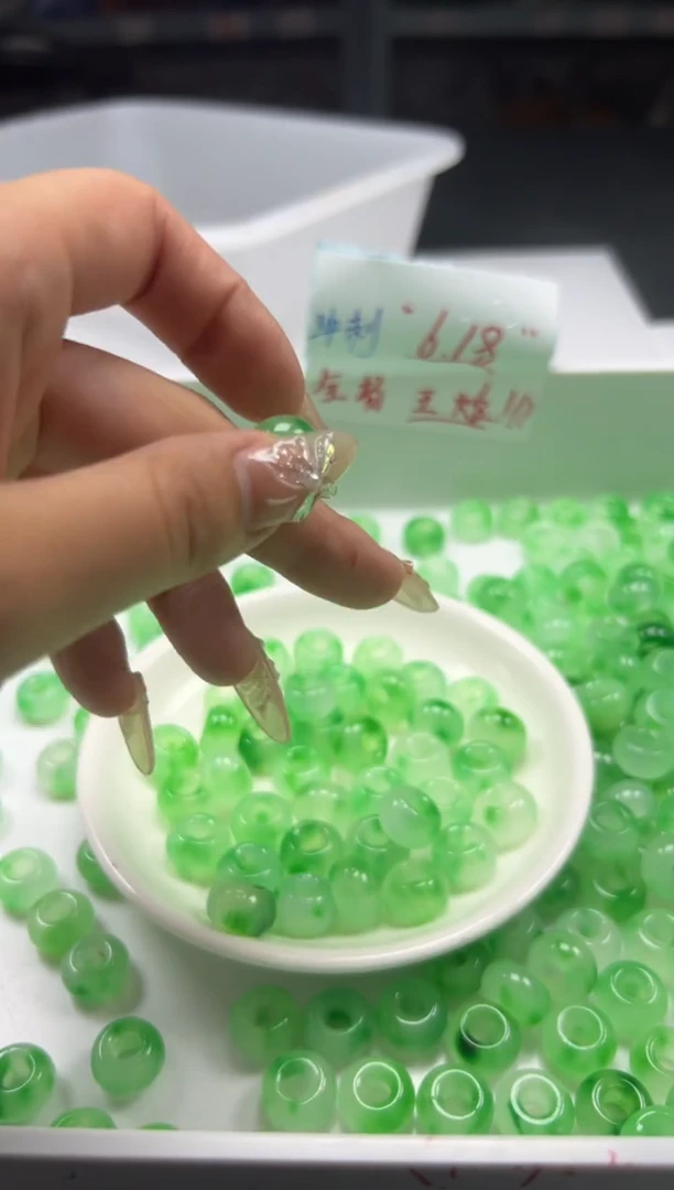 玛瑙/玉髓颈饰未镶嵌w561绿飘花甜甜圈*4个