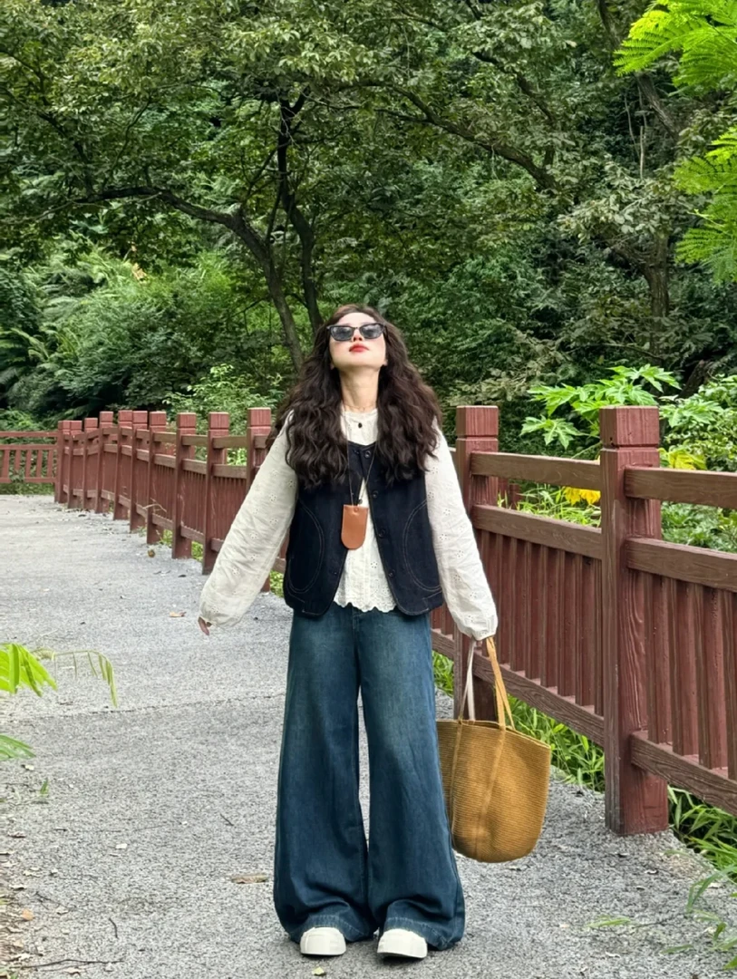 2025春夏一整套女复古圆领宽松牛仔马甲背心搭配衬衫牛仔裤三件套