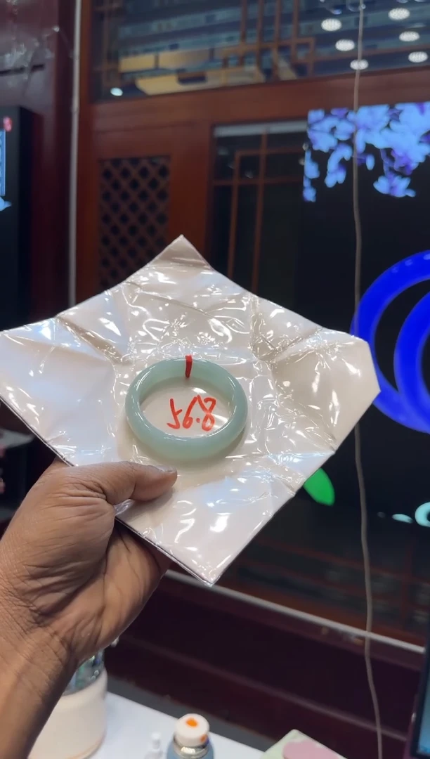 未镶嵌手镯翡翠手镯