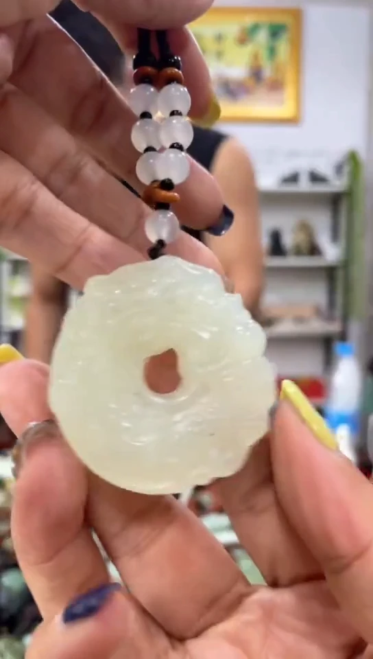 未镶嵌岫玉吊坠