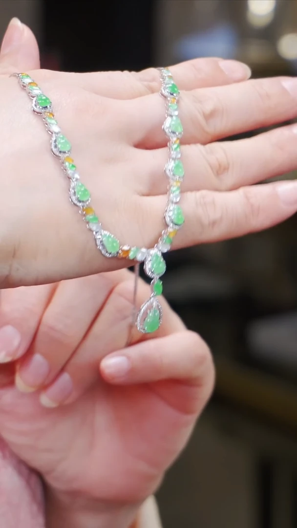 翡翠18K金镶嵌颈饰0002