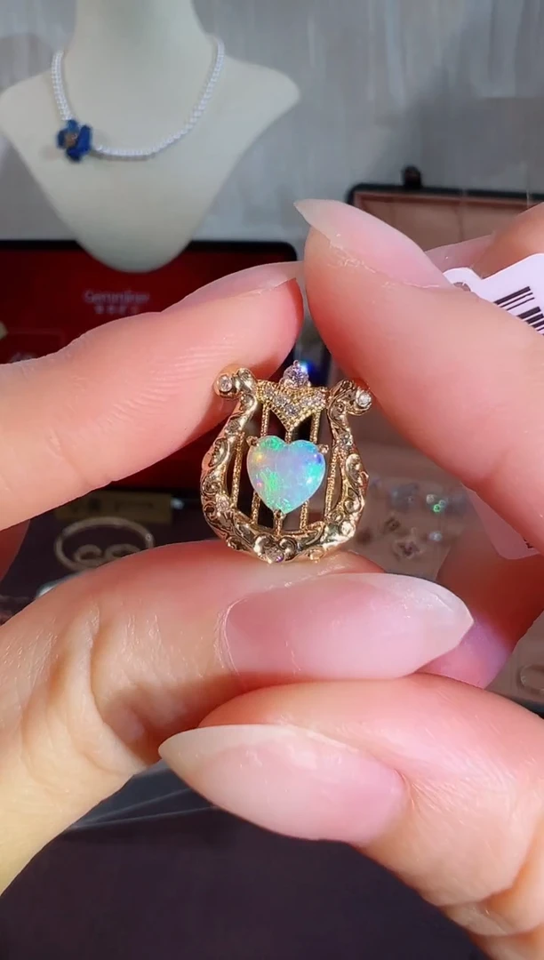 欧泊18K金镶嵌颈饰BN17967#-Y#24