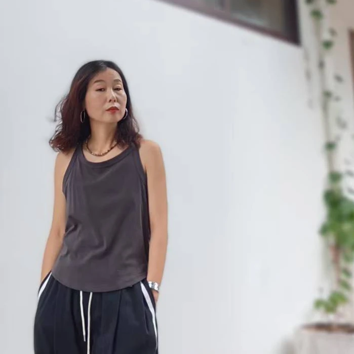 B071夏季新款女士宽松百搭后交叉背心女