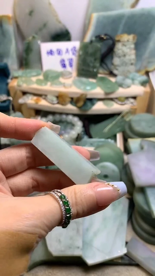 【闪购商品】翡翠挂件未镶嵌缅甸A货翡翠，没有运费险