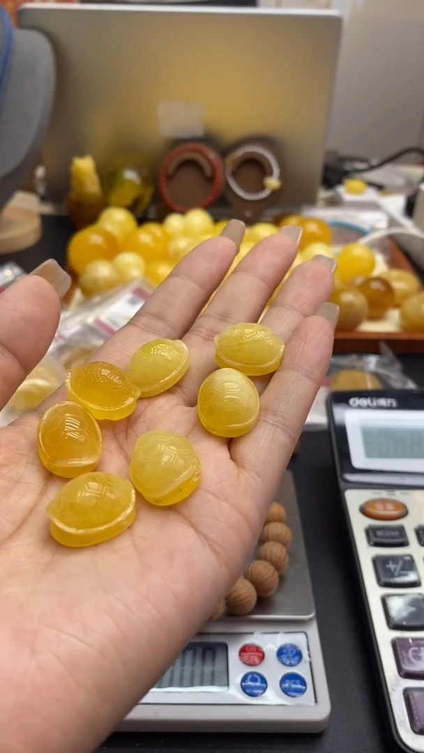 琥珀未镶嵌珠宝奇石2540多样性发其一