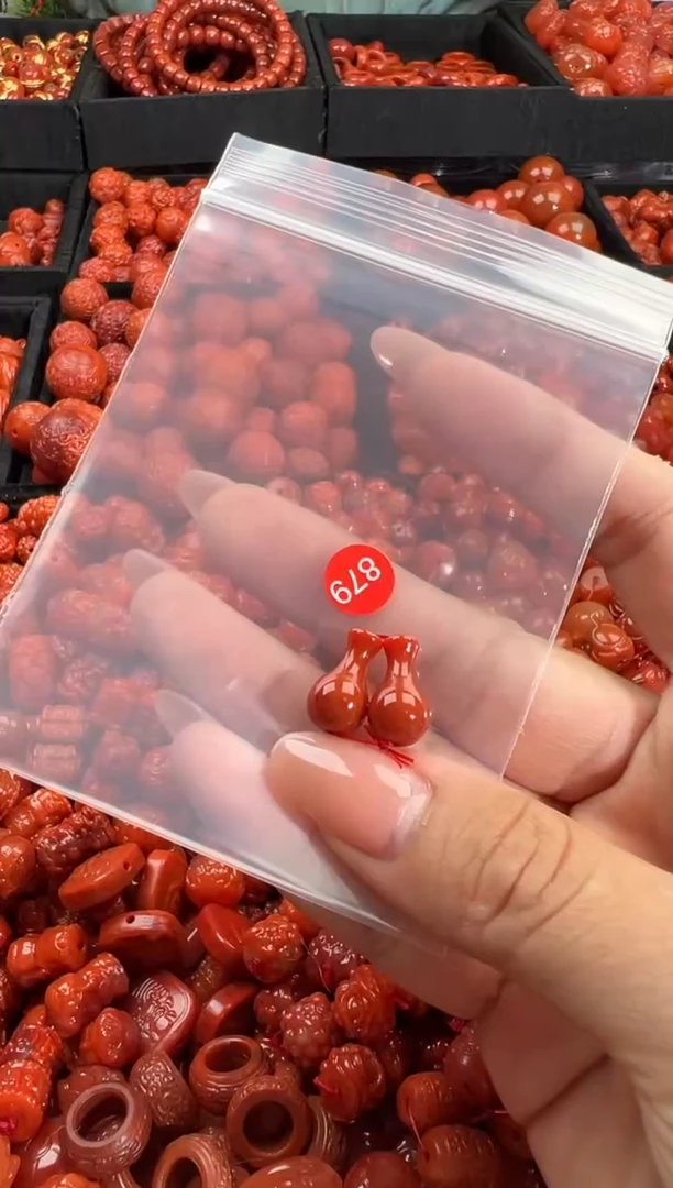 南红玛瑙未镶嵌颈饰1