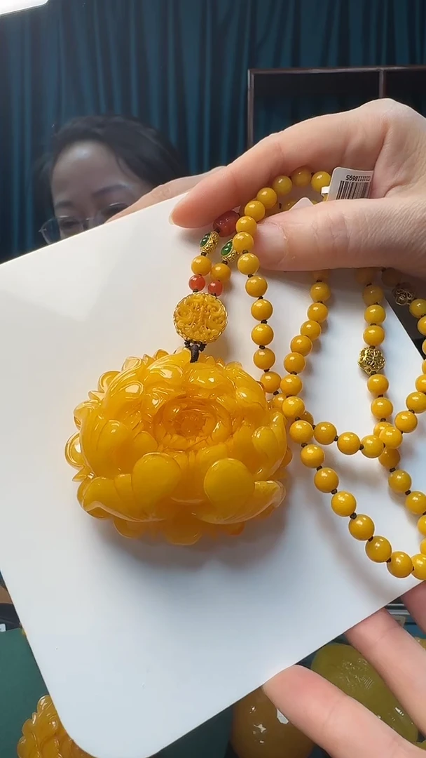 未镶嵌颈饰琥珀蜜蜡牡丹花吊坠