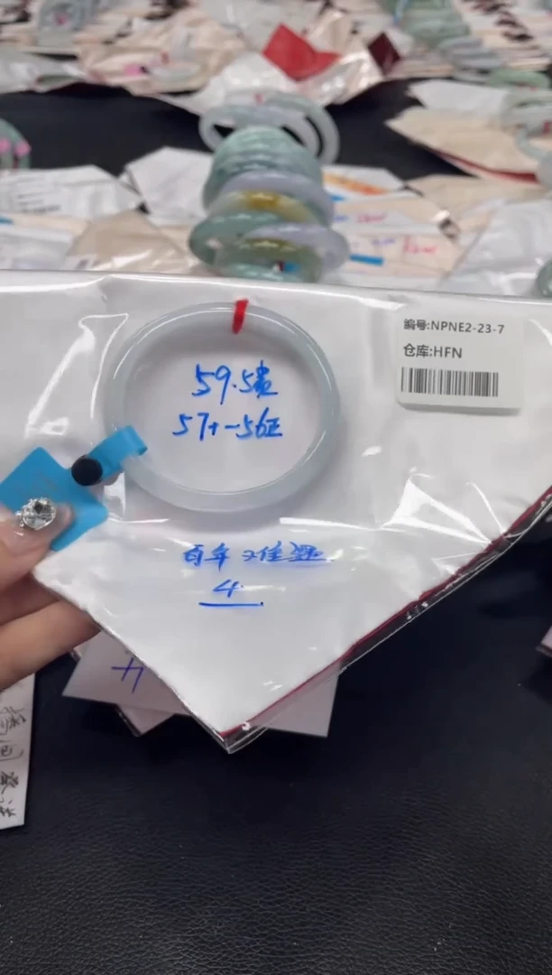 未镶嵌手镯翡翠翡翠手镯