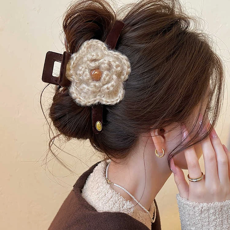 温柔定格~抓夹女毛线花朵鲨鱼夹AB面发夹2025新款秋冬发饰高级感