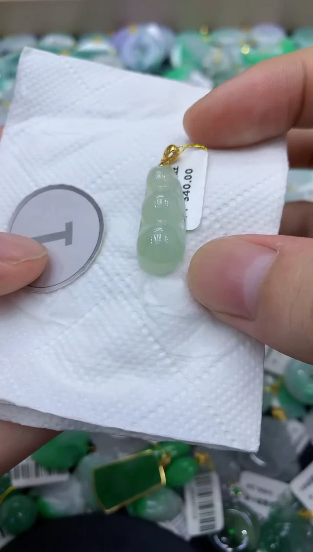 颈饰未镶嵌翡翠天然缅甸翡翠A货