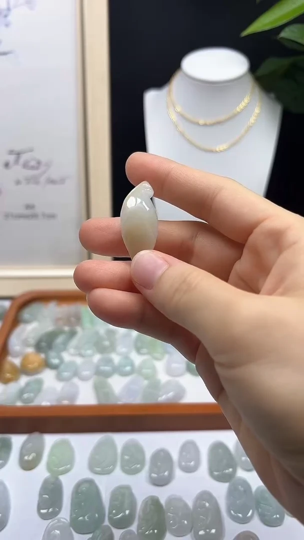 颈饰未镶嵌翡翠福瓜21