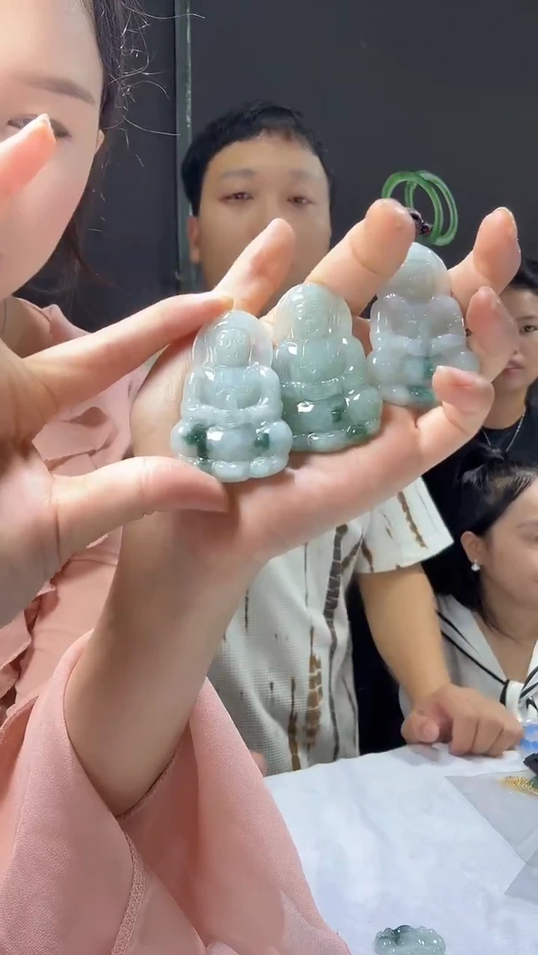 颈饰未镶嵌翡翠2356天然翡翠观音带绳多样性发一个