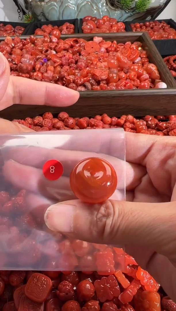 南红玛瑙未镶嵌颈饰1