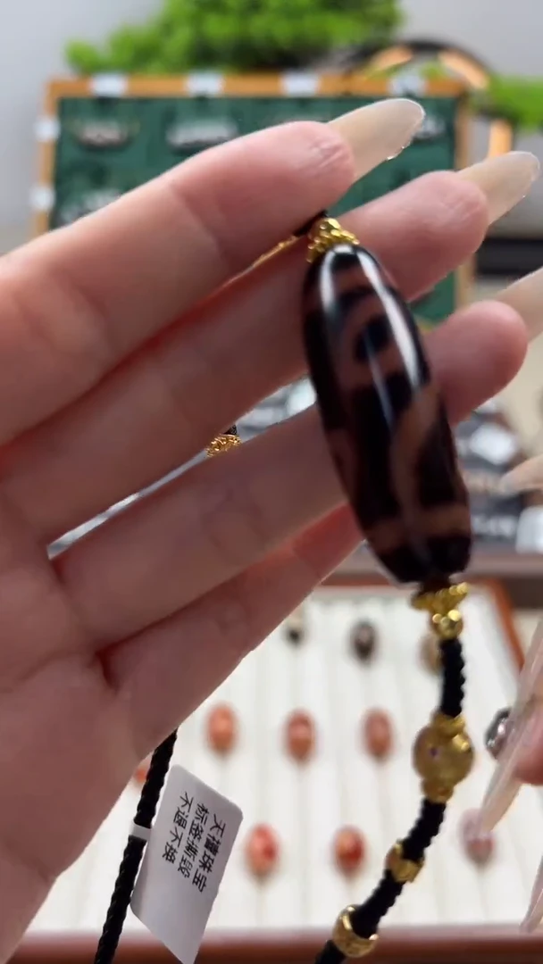 玛瑙/玉髓（覆膜）颈饰合金46微瑕随机发货