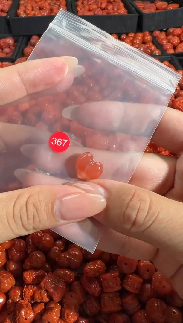 颈饰未镶嵌南红玛瑙1