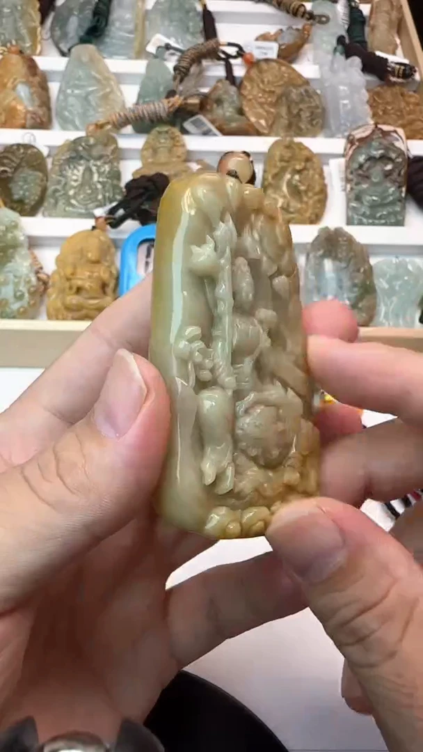 颈饰未镶嵌翡翠矿*水天然翡翠