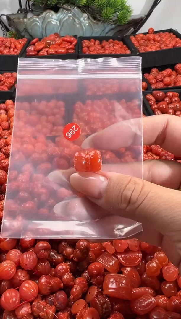 颈饰未镶嵌南红玛瑙1