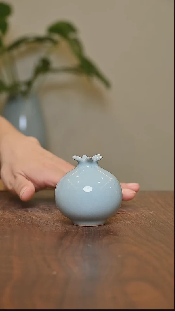 杯天青釉 小石榴瓶 微瑕