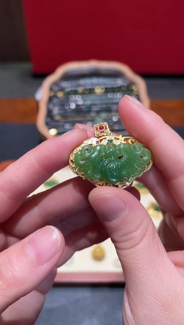 颈饰银S925镀金镶嵌和田玉凤凰香盒