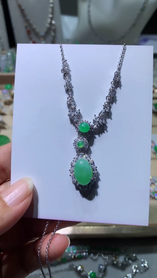 未镶嵌翡翠耳环项链