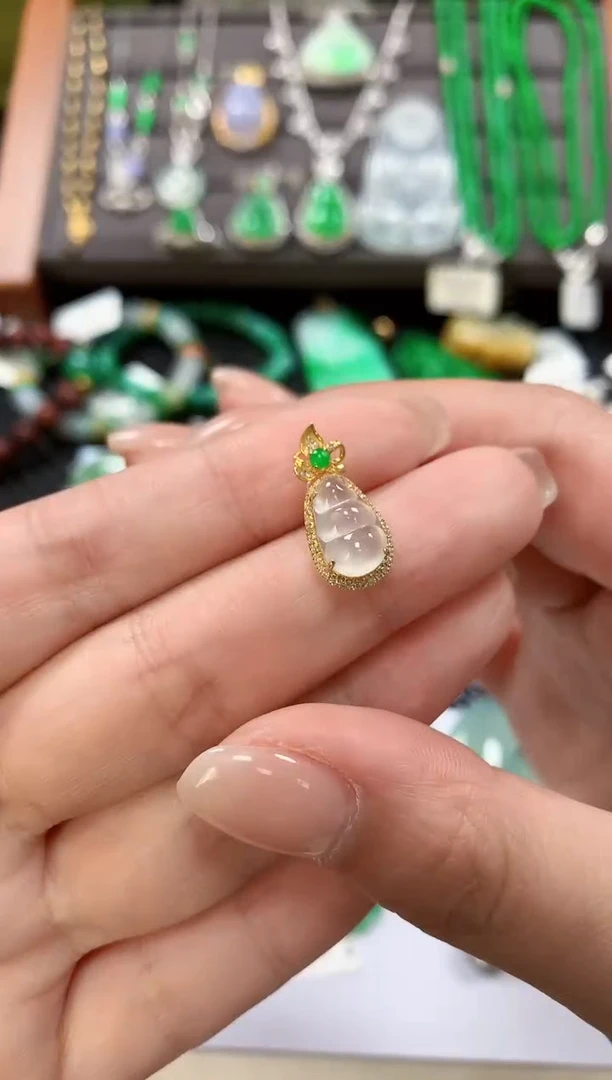 颈饰18K金镶嵌翡翠71