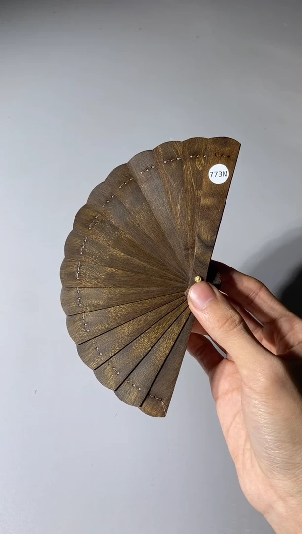 【闪购商品】金丝楠木雕773号10cm金丝楠木小叶桢楠掌中扇