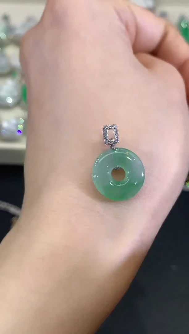 吊坠(不含链)18K金镶嵌翡翠B36 多样性一件发货