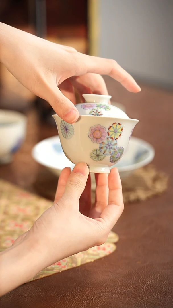 杯晴山素华青花加彩