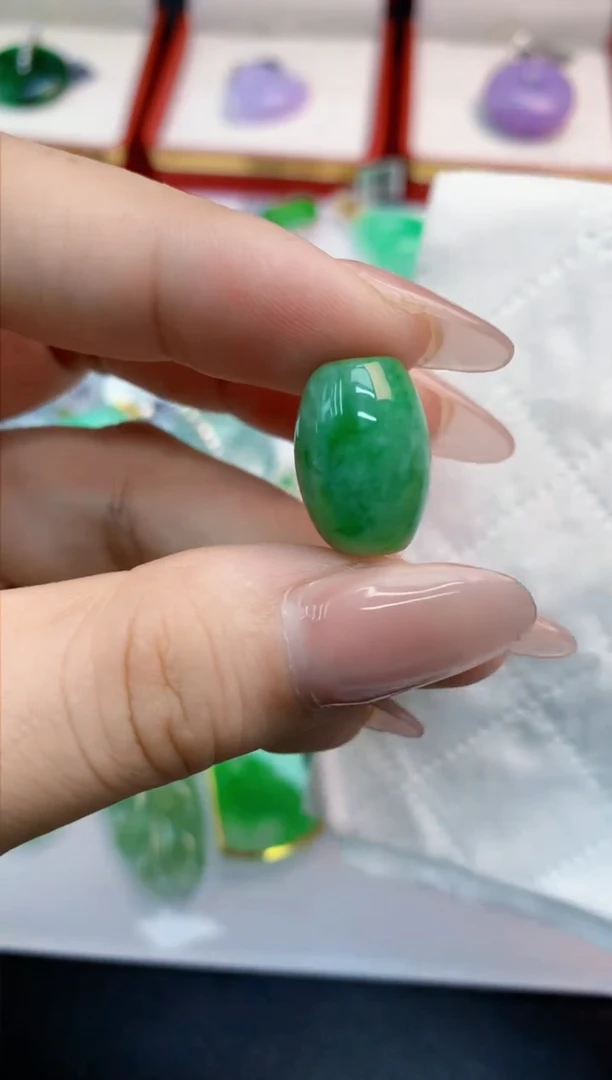 翡翠未镶嵌吊坠(不含链)1