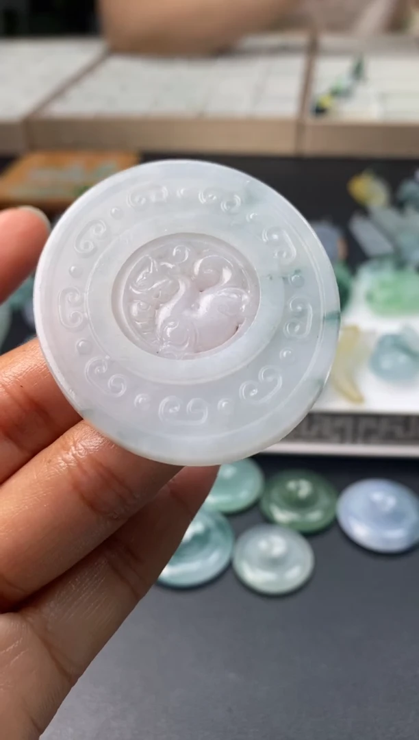 定制翡翠未镶嵌翡翠毛货多样性发其一