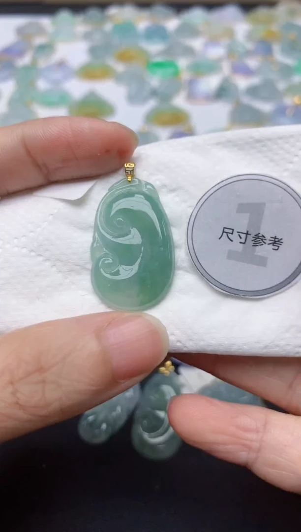 翡翠18K金镶嵌颈饰天然缅甸A货翡翠