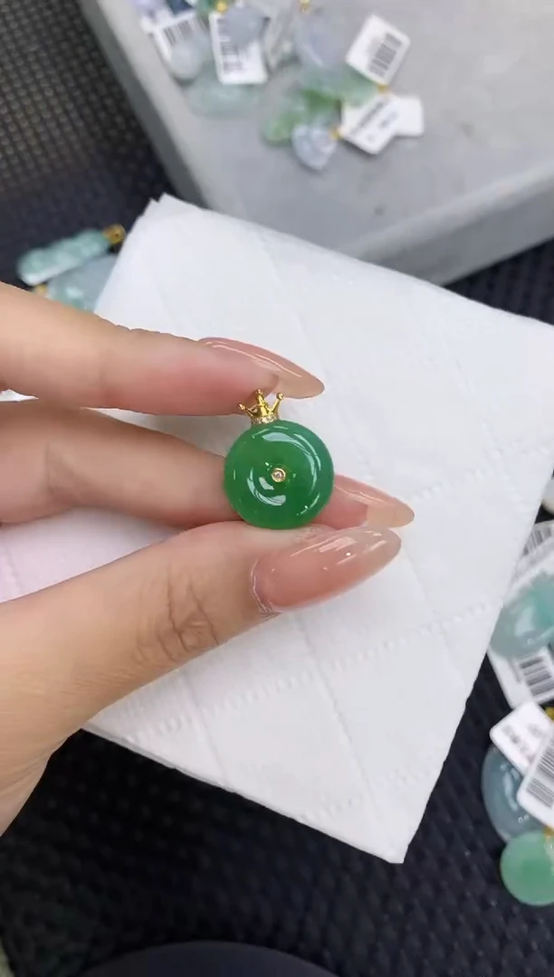 颈饰18K金镶嵌翡翠11111111111