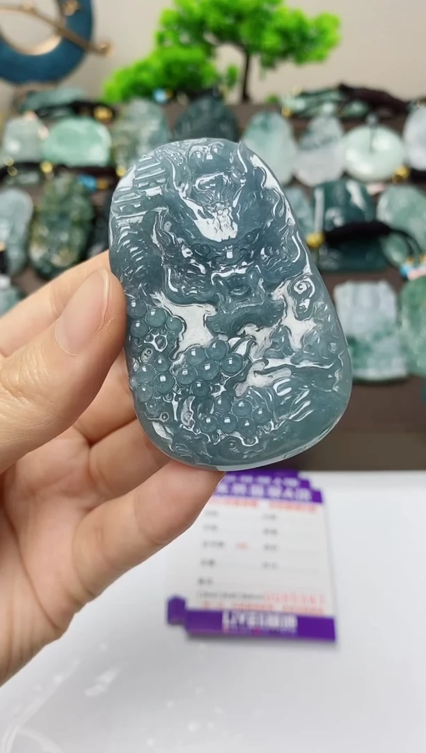 翡翠未镶嵌颈饰
