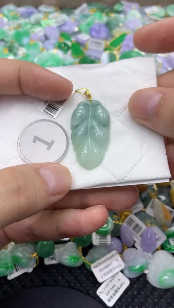 颈饰未镶嵌翡翠天然缅甸翡翠A货