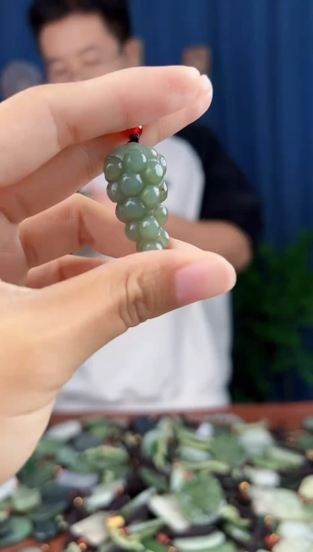 未镶嵌和田玉挂件拍一发一，