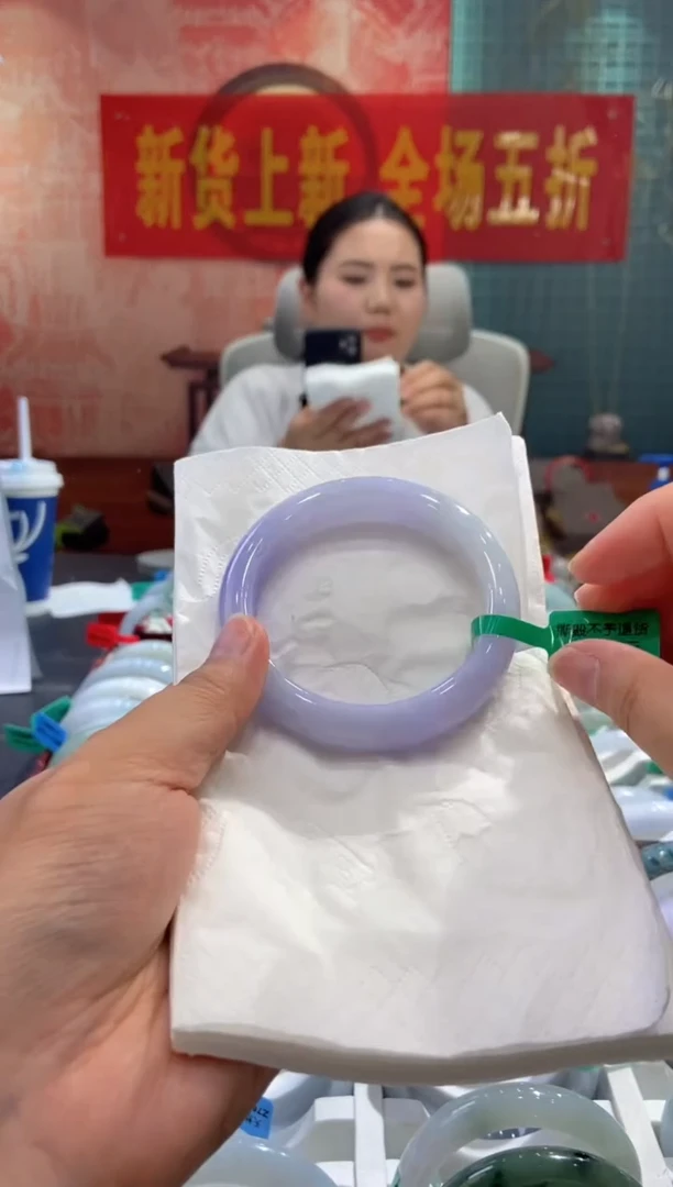 翡翠手镯未镶嵌多人00023850