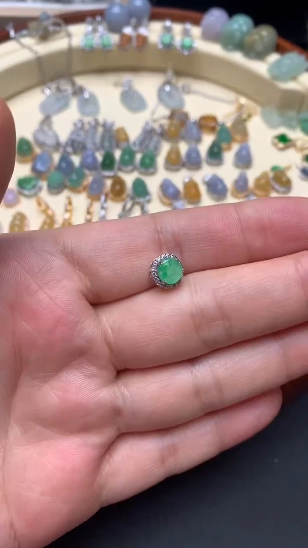 【闪购商品】翡翠颈饰银S925镶嵌翡翠镶嵌平扣绿