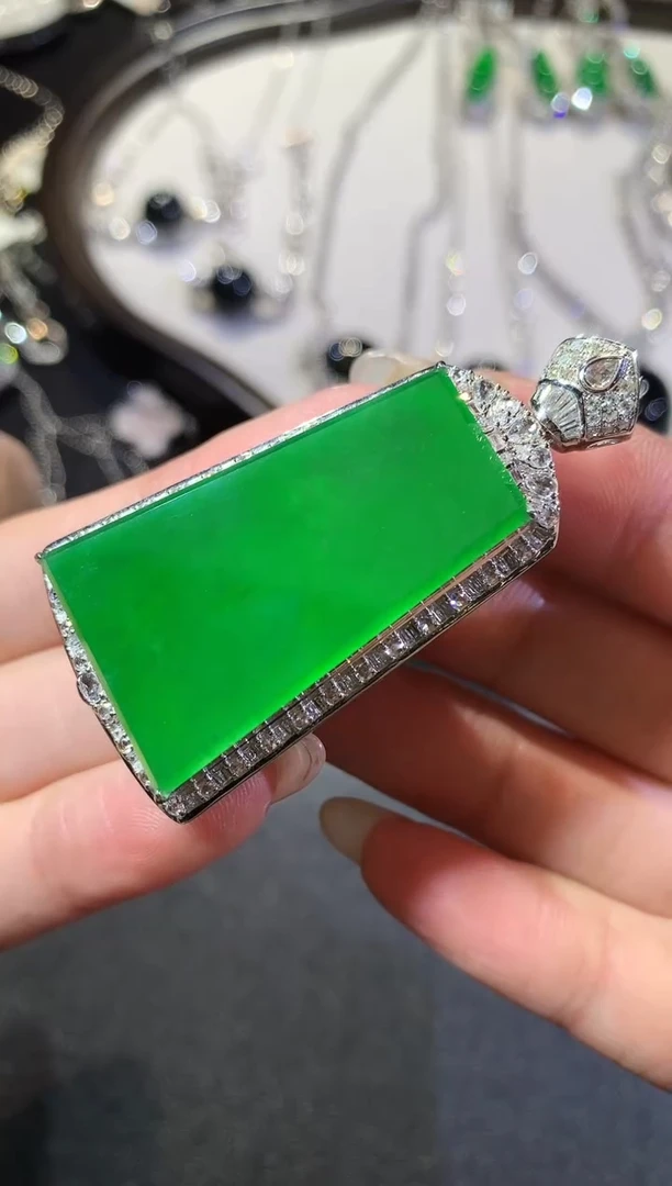 【闪购商品】翡翠吊坠(不含链)18K金镶嵌106-无事牌